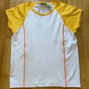 ❤️❤️Yellow and white top with mesh cap sleeve